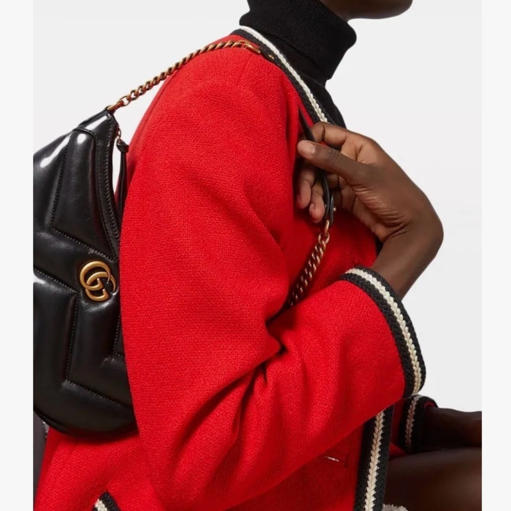 Gucci Black Quilted Shoulder Bag with Gold Logo - Picture 2 of 12